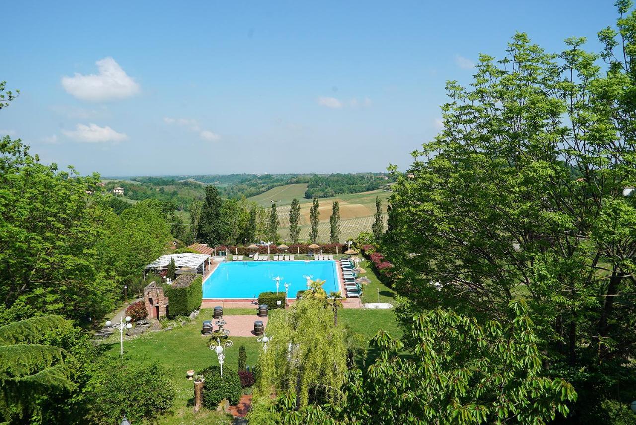 Camera Matrimoniale con Vista Piscina